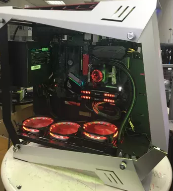 【胡子】I7 8700K/1070TI DIY臺式電腦組裝主機水冷游戲兼容主機